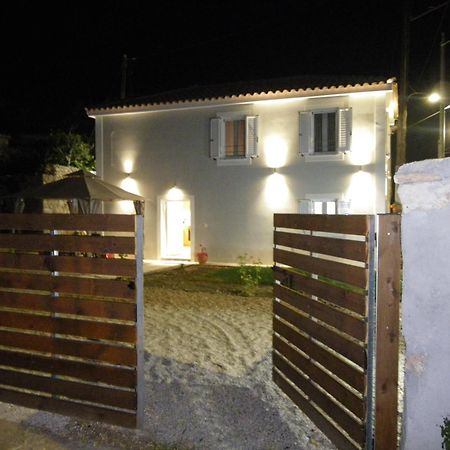 Villa Vikou House Yírion Exterior foto