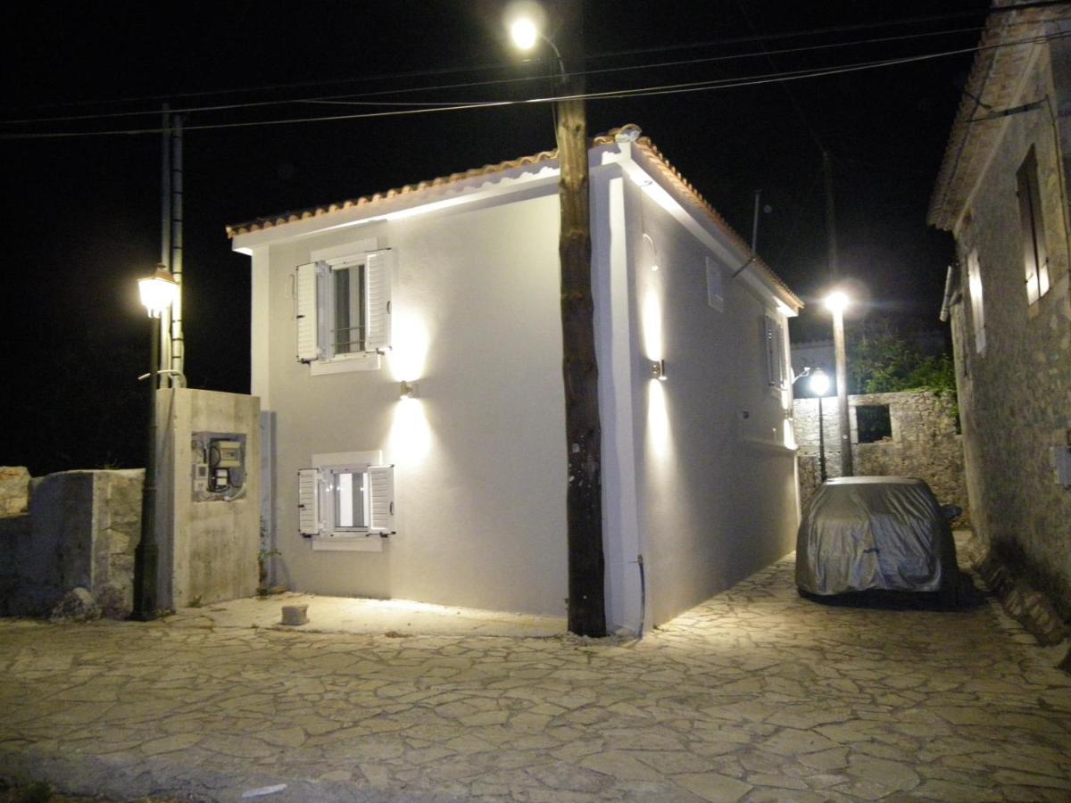 Villa Vikou House Yírion Exterior foto